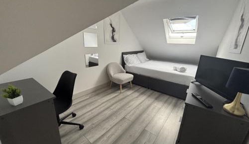 Quadruple Room with Shared Bathroom