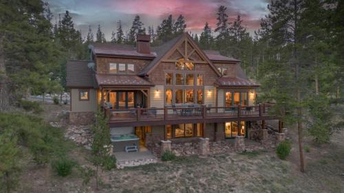 Six-Bedroom Holiday Home