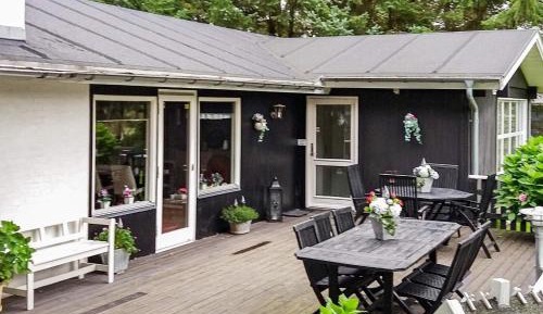 Three-Bedroom Holiday Home 