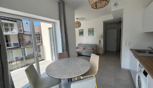 Superior One-Bedroom Apartment with Balcony