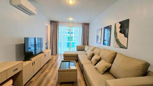 Family Room with Mountain View