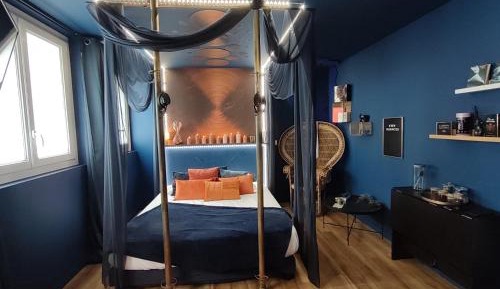Deluxe Suite with Spa Bath