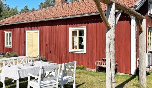 One-Bedroom Holiday Home