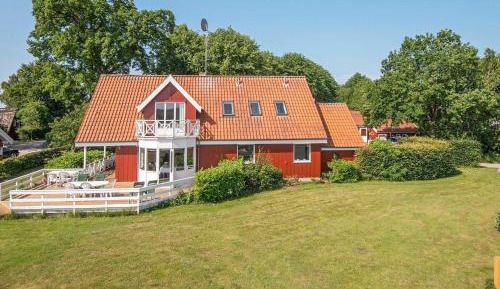 Four-Bedroom Holiday Home