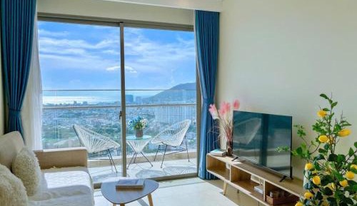One-Bedroom Apartment with Sea View