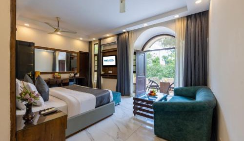 King Room with Balcony