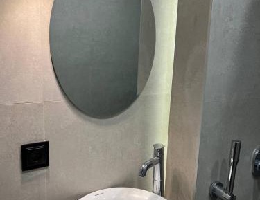 One-Bedroom Deluxe Apartment