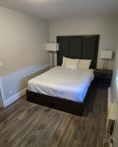 Queen Room with Three Queen Beds - Non-Smoking