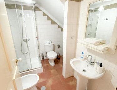 Triple Room with Private Bathroom