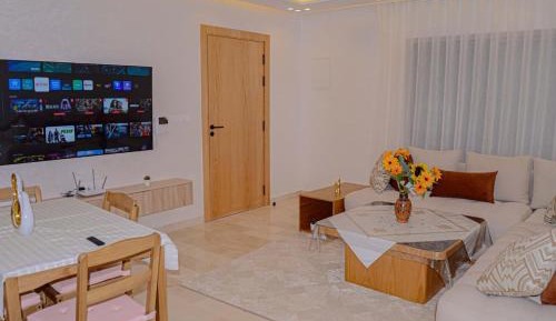 Deluxe Two-Bedroom Apartment with Garden View