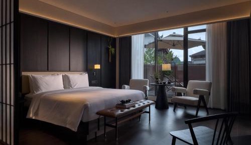 Deluxe Double Room with Bath