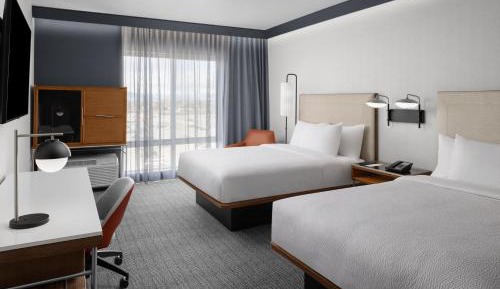 Queen Room with Two Queen Beds and Roll-in Shower - Mobility Accessible