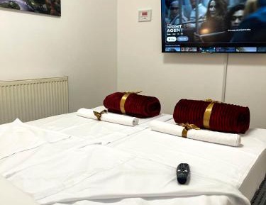 One-Bedroom Apartment with Balcony