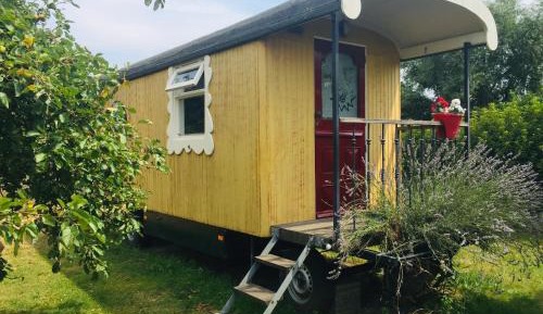 One-Bedroom Holiday Home