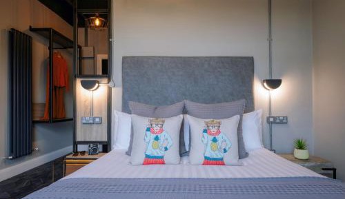 Sleep67 Double Room (in room continental breakfast)