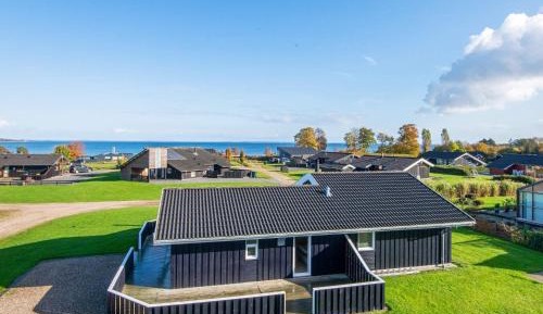 Three-Bedroom Holiday Home 