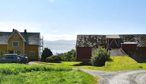 Three-Bedroom Vacation Home 