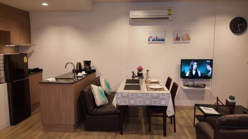 1 Bedroom Apartment with Pool Access