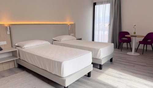 Superior Double or Twin Room with Lake View