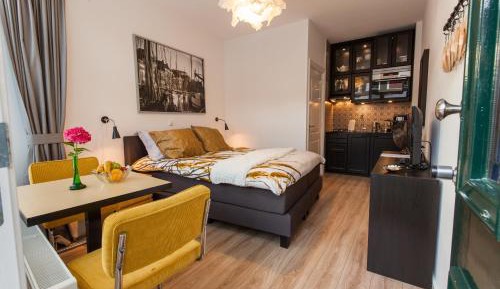 Deluxe Double Room with Shower