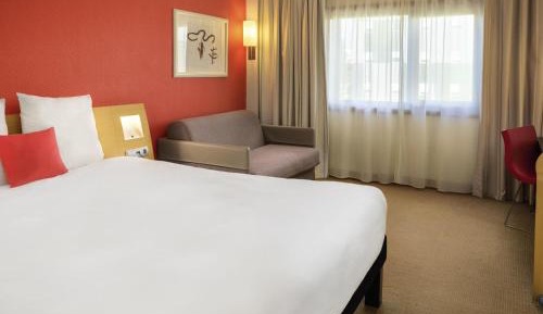 Standard Queen Room with Sofa Bed - Sea View