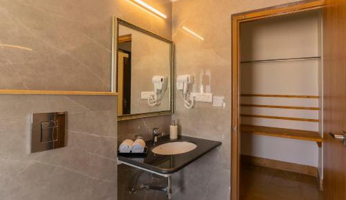 Superior Double or Twin Room with Garden View
