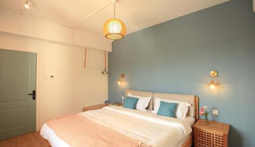 Villa with Garden View