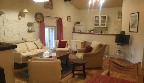 Superior One-Bedroom Apartment