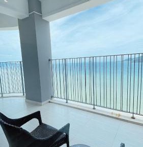Family Room with Sea View