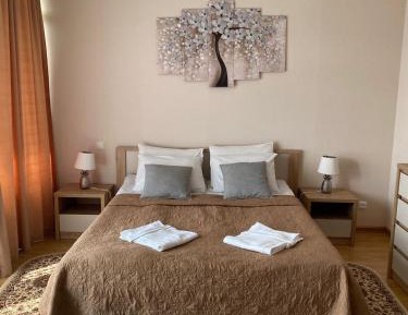 Family Room with Mountain View