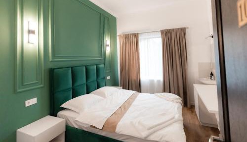 Deluxe Double Room with Shower