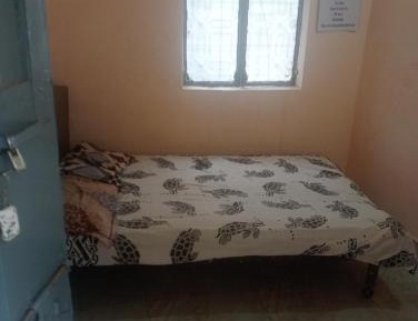 Single Bed in Male Dormitory Room with Shared Bathroom