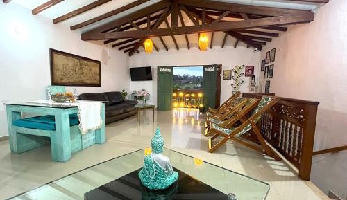Four-Bedroom Apartment with Balcony 