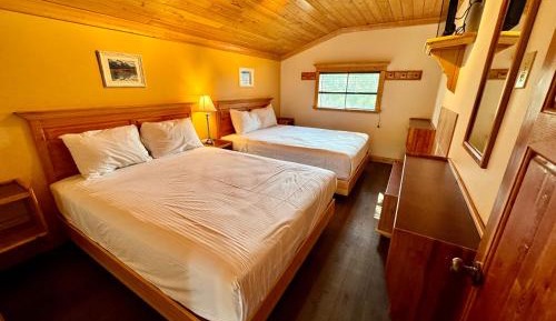 Two-Bedroom Cottage 8