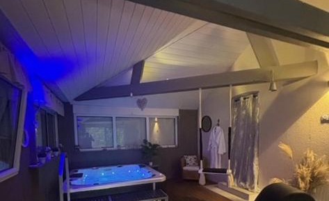 King Room with Spa Bath