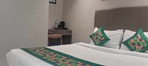 Deluxe Double Room (1 adult + 1 child)