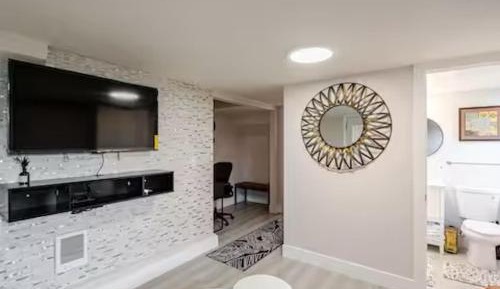 One-Bedroom Apartment - Non-Smoking