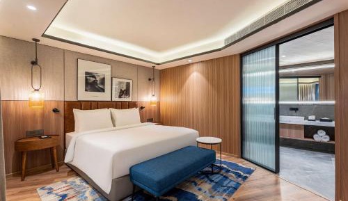 Presidential Suite with 15% discount on Food & Beverage , 20% discount on laundry and 2+1 offer on selected IMFL brands from 11am to 11pm and Evening Tea coffee session