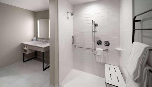 King Room with One King Bed and Bathtub with Grab Bars - Mobility Accessible