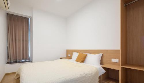 Two-Bedroom Deluxe Apartment with Balcony