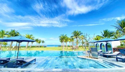 One-Bedroom Apartment with Balcony and Sea View