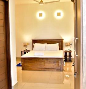 Three-Bedroom Apartment with Balcony