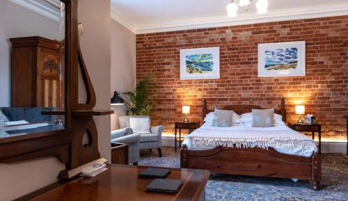 Deluxe Double Room (2 Adults + 1 Child)