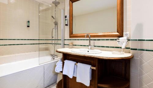 Double or Twin Room with City View