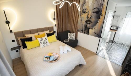 Design Apartment with Terrace