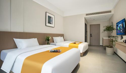 Twin Room with Mountain View