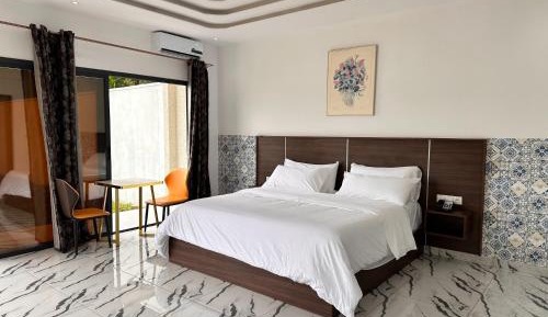 King Room with Pool View
