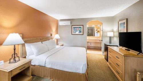 King Room - Exterior Facing