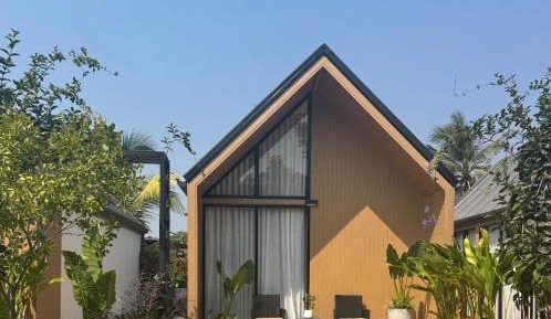 Bungalow with Garden View