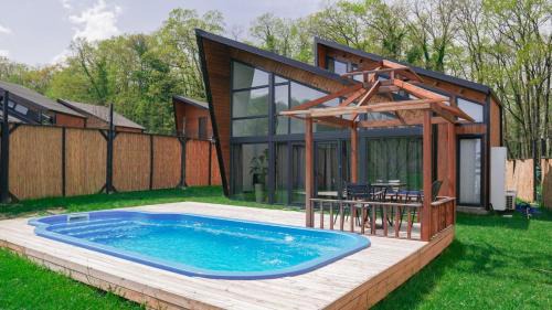 King Room with Pool View